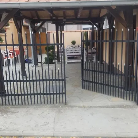 فندق مبيت وإفطار Prenociste Lux 3*